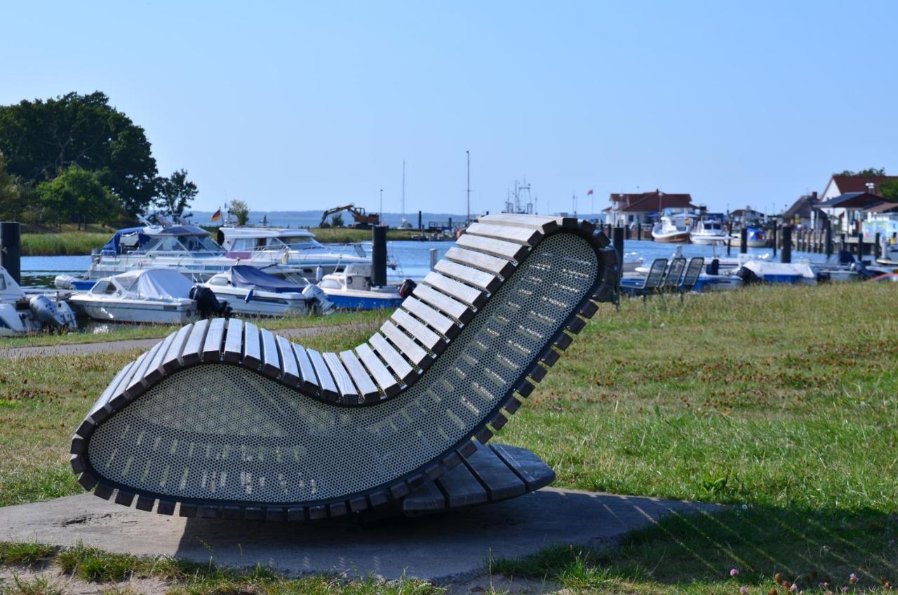 Reetferienhaus - Schaprode Hafen ภายนอก รูปภาพ