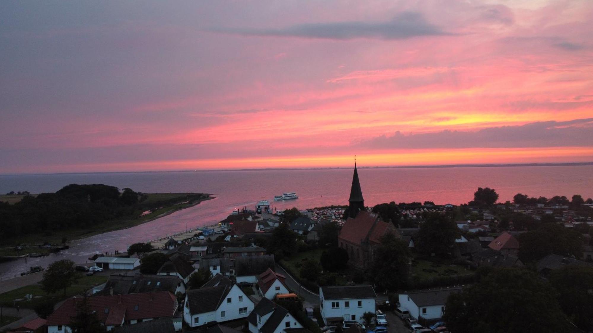Reetferienhaus - Schaprode Hafen ภายนอก รูปภาพ
