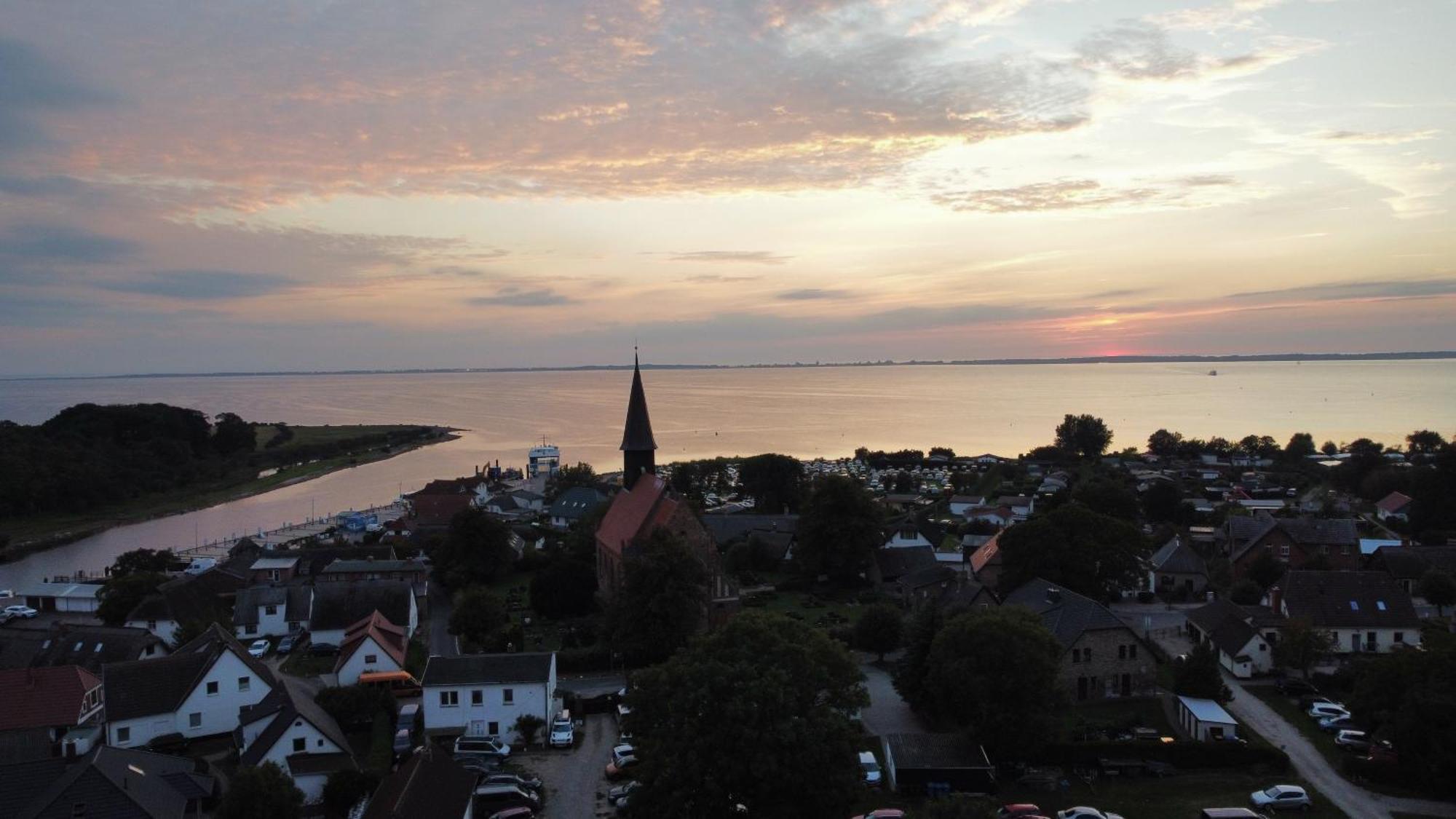 Reetferienhaus - Schaprode Hafen ภายนอก รูปภาพ